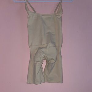NEW SKIMS Body Suit! Women’s-Small